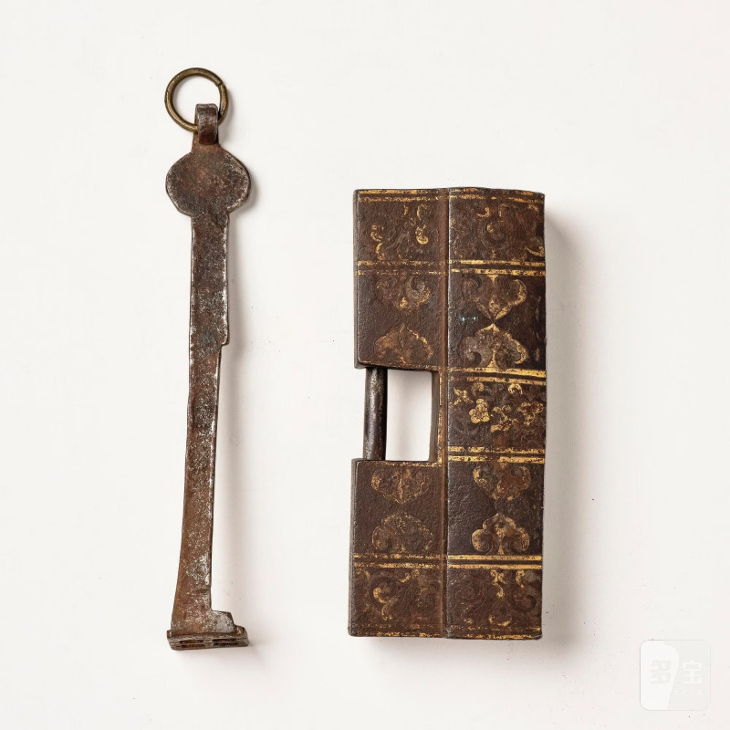 A large iron, - 图2